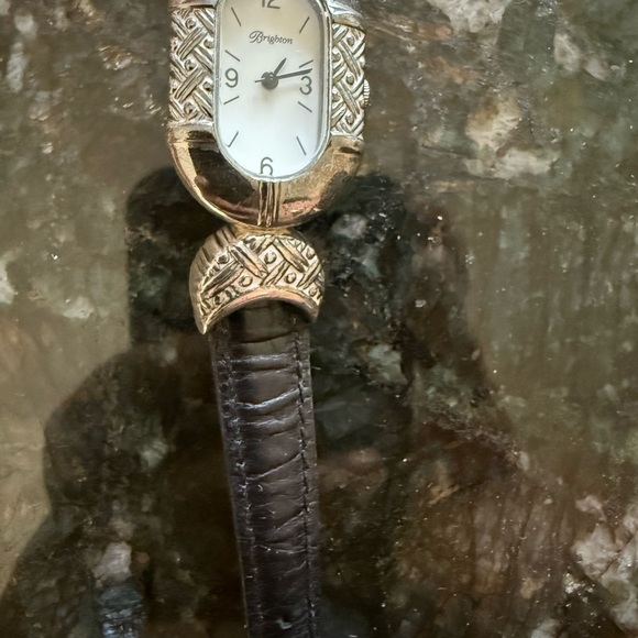 Brighton Bridgeport Women's‎ Watch, Vintage, Reversible Band Black and Brown - Picture 6 of 7